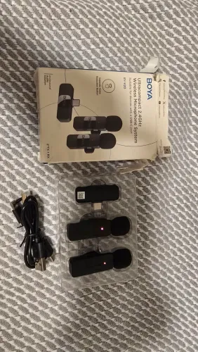 Sistema de microfone sem fio ultracompacto BOYA BY-V20 de 2.4GHz.