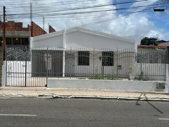 Casa para Venda em Aracaju, Cirurgia, 3 dormitórios, 1 suíte, 3 banheiros, 2 vagas