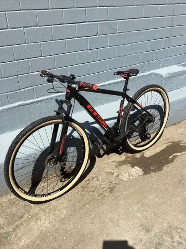 bicicleta GTSM1 NOVA 6 meses de uso