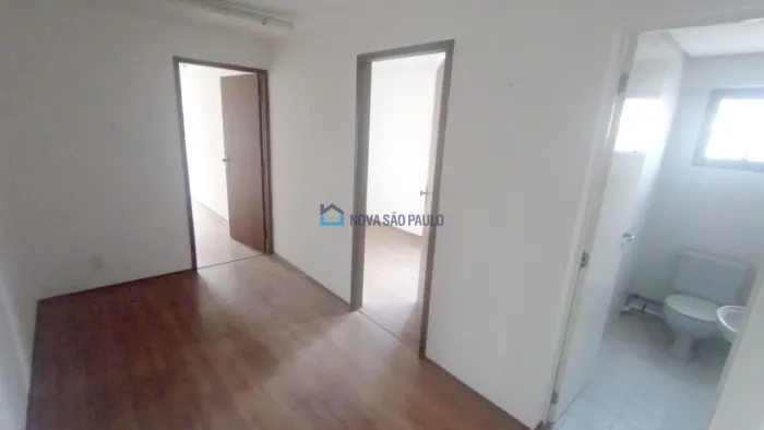 Conjunto Comercial de 43m² na Vila Clementino: Estratégia e Praticidade ao Lado do Metrô S