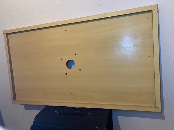 Vendo painel de madeira suspenso
