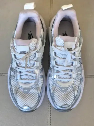 Nike v2k run
