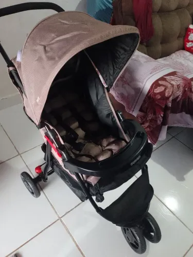 Carrinho de BB semi novo