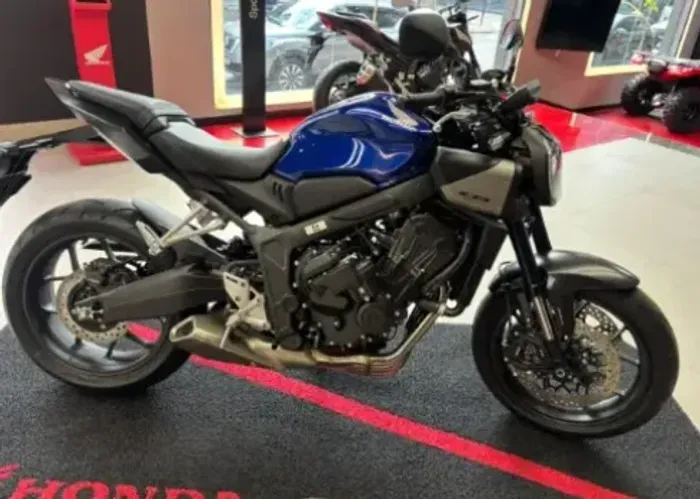 CB 650 R E-CLUTCH 2027 ( Pronta entrega )