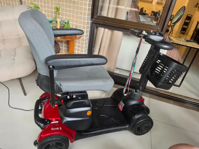 Cadeira de Rodas Motorizada Ottobock Scott S 136Kg Dobrável Vermelha