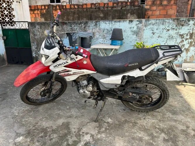 Moto Honda Bros NXR 125 ES