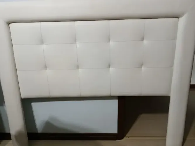 Cama box casal Ortobom com cabeceira branca