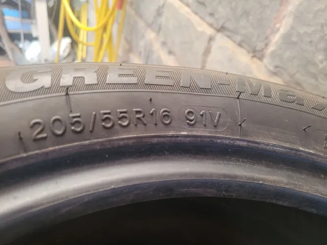 Pneus 205/55/16