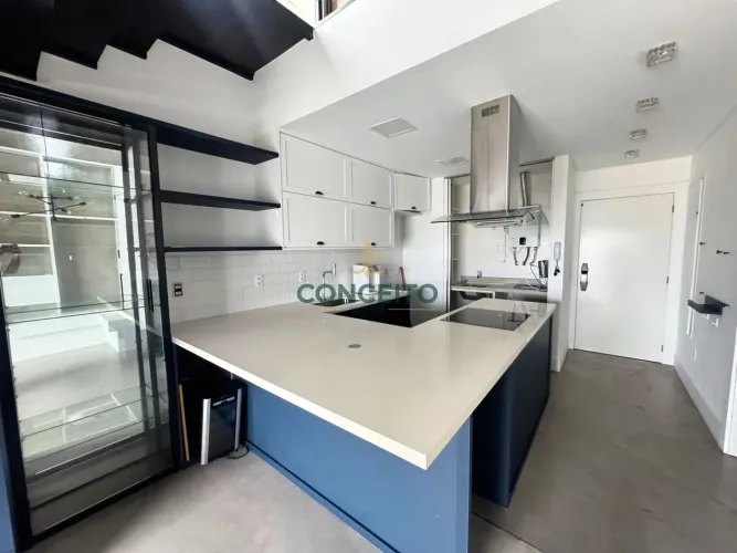 Apartamento Duplex com 1 dormitório , e terraço no bairro Abraão em Florianópolis