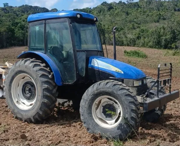 Trator new holand TL 85e