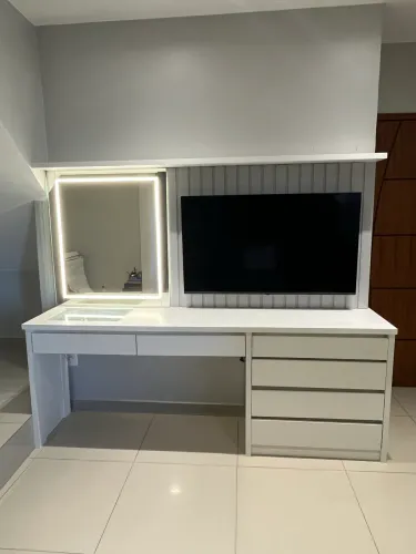 PENTEADEIRA COMPLETA COM ESPELHO EM LED