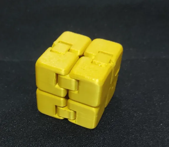 Cubo mágico infinito anti estresse. Várias cores.