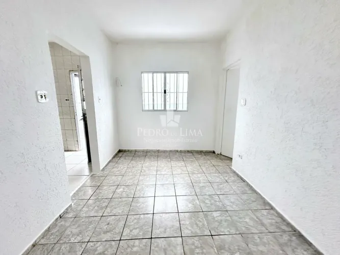Casa Térrea, terreno 6,20x20 com 1 quarto, 1 vaga e quintal frontal amplo na Penha