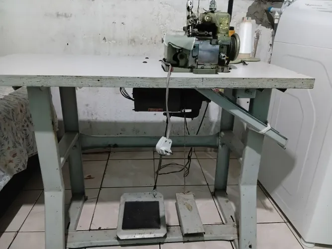 Máquina. Costurar