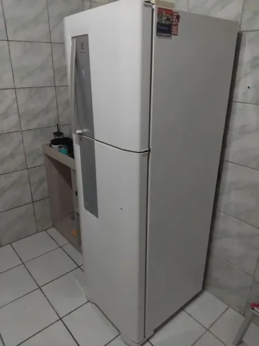 Vende-se Geladeira