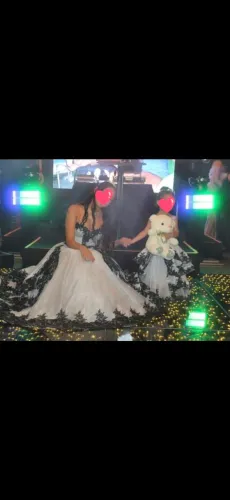 Vestido de 15 prata mais vestido criança igual para dança