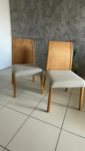 2 Cadeiras Madeira