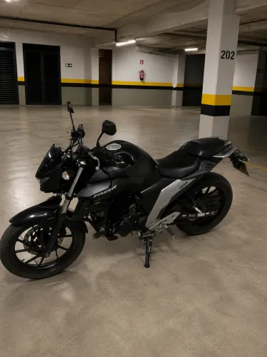Yamaha FZ250 2023 Baixa Km