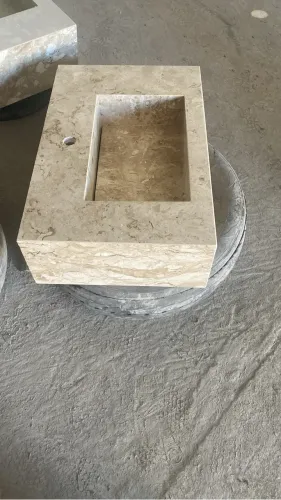 Vende-se lavatório esculpido