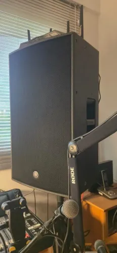 Caixa Yamaha DZR-15 com Dante Bi-Amplificada-Potencia de palco ABSURDA!