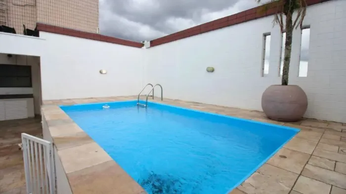 Cobertura duplex com piscina privativa e espaço gourmet no Embaré