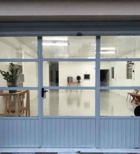 Alugo sala para aula de dança.