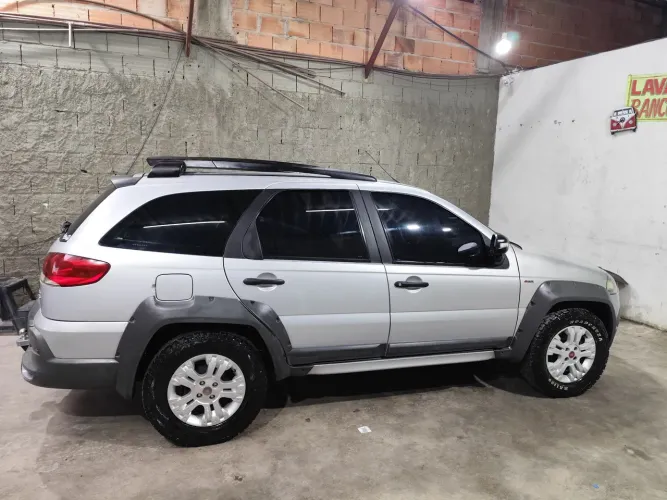 Fiat Palio Weekend Adventure Locker 1.8 Flex 2011