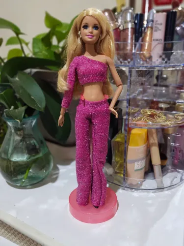 Roupas e acessórios de Barbie
