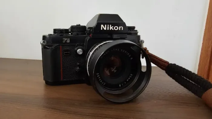 Nikon F3 + Lente 50mm f/1.8 Series E | Clássica e Funcional