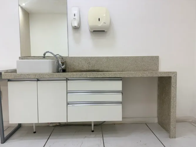 Vendo armário odontológico
