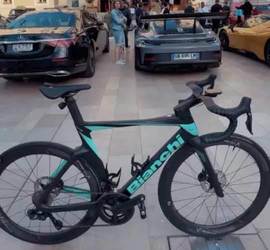Bianchi Oltre Pro 2025 Tamanho 55 ( Atletas De 1,72a 1,83m