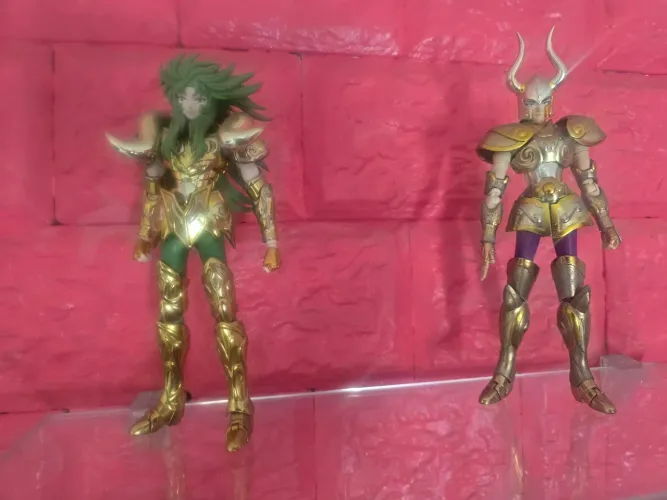 Boneco dos cavaleiro do Zodíaco