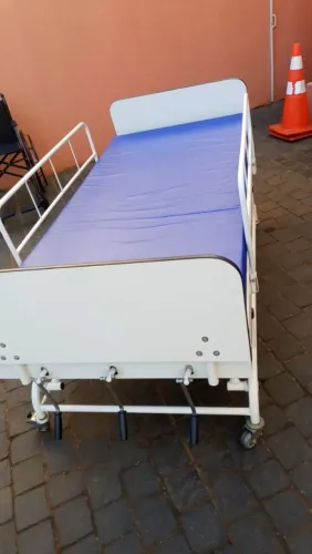 Vendo Cama Hospitalar 3 Manivelas
