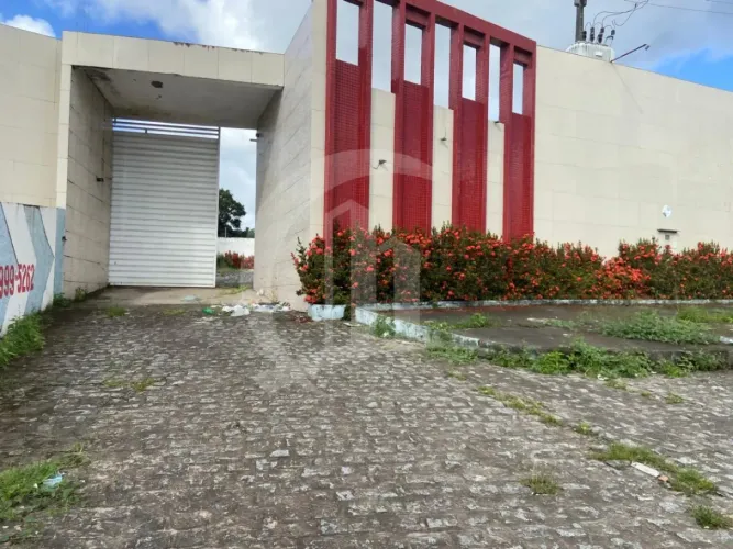 Prédio Comercial à Venda no Lamarão | 1.700 m², 15 Studios e Estacionamento para +30 Carro