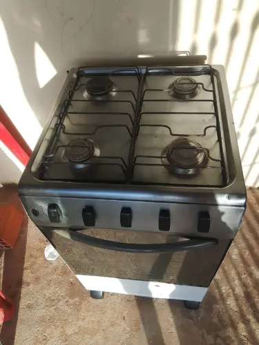 Vende-se fogão 4 bocas inox