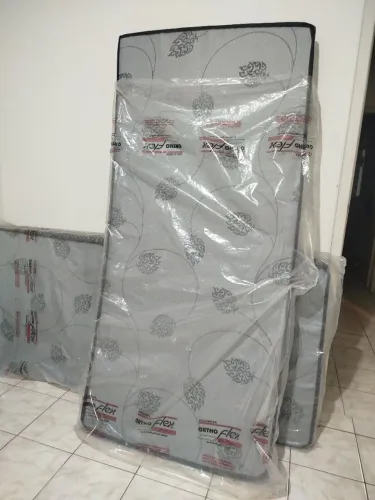 Dois colchões de cama