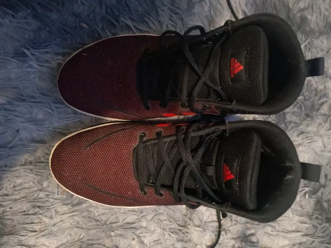 Tênis Adidas Basquete Tamanho 41