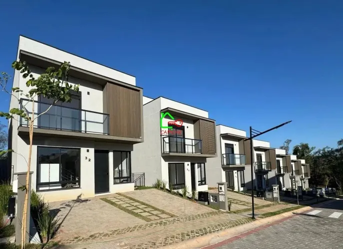 Casa em Condomínio em Vinhedo-SP, Bairro Cachoeira 3 Quartos, 3 Suítes, 2 Salas, 5 Banheir