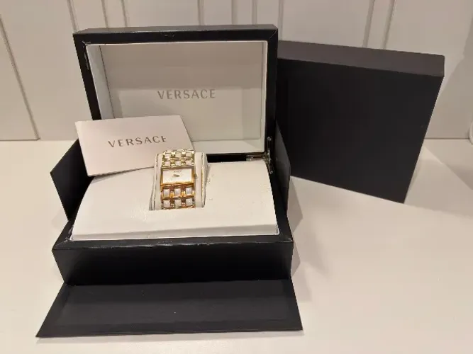 Relógio Versace Feminino Retangular (Ref. 85Q) Dourado e Branco - Original, Sem Uso