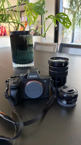 Sony A7 IV Full Frame + 2 Lentes Sony 18-105mm G e 16-50mm | 6.937 Cliques