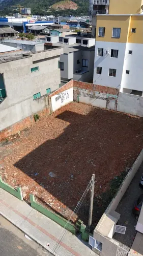 Terreno à Venda | Itapema - Bairro Morretes na Rua 422 com 304.50m²