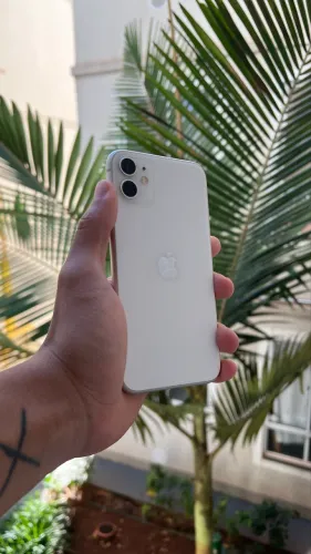 iPhone 11 64GB | Branco | Muito Conservado