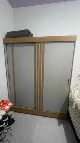 Guarda roupa, super moderno, duas portas de correr, Novo. 