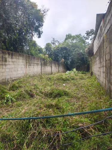 Vende se terreno já murado