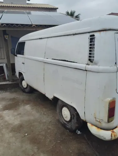 Volkswagen Kombi Furgão (álcool) 2005
