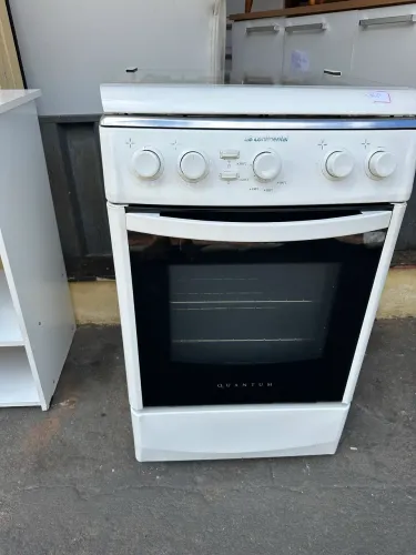 Fogão quatro bocas com acendimento automático funcionando tudo perfeitamente