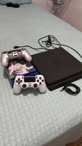 PS4 Slim 1TB 2 Controles - 5 Jogos