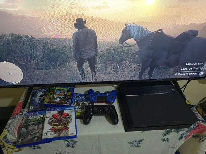 PS4 FAT - 500gb - 2 Controles + 5 Jogos físicos