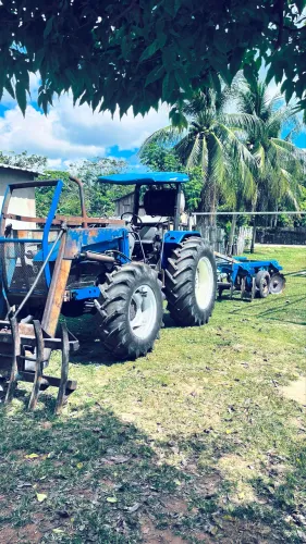 Trator Newholland TL90 4x4