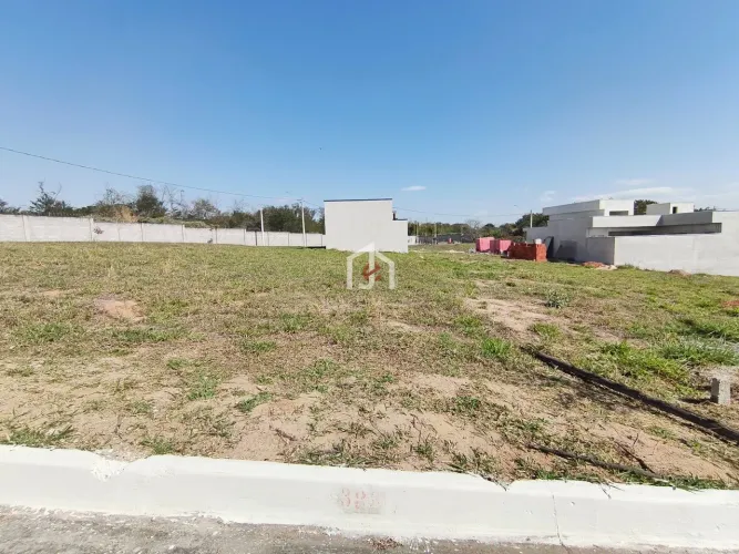 Terreno c/ área de 175,00m² no Condomínio Bosque da Imperatriz em Pindamonhangaba